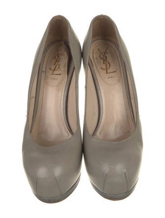 Yves Saint Laurent Rive Gauche Leather Pumps
