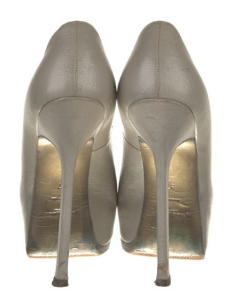 Yves Saint Laurent Rive Gauche Leather Pumps