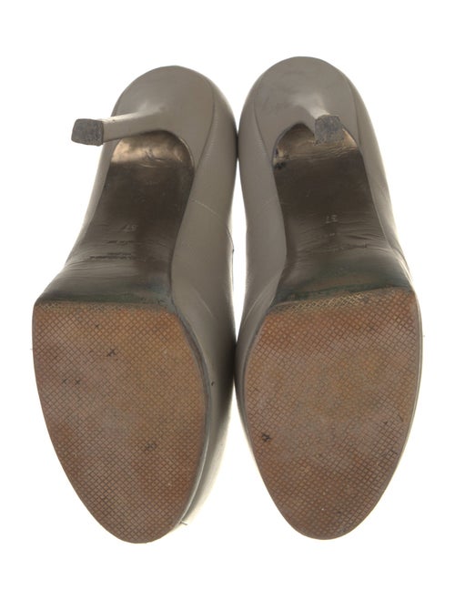 Yves Saint Laurent Rive Gauche Leather Pumps