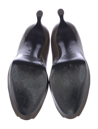 Yves Saint Laurent Rive Gauche Leather Pumps