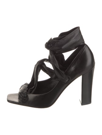 Yves Saint Laurent Rive Gauche Leather Pumps