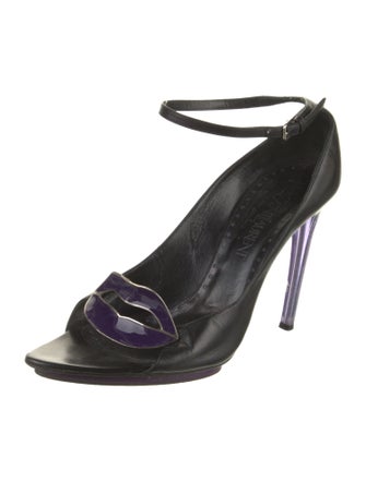 Yves Saint Laurent Rive Gauche Leather Pumps