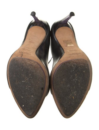 Yves Saint Laurent Rive Gauche Leather Pumps