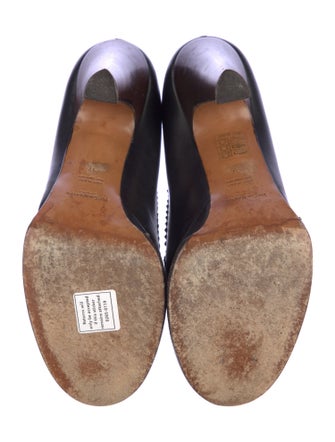 Yves Saint Laurent Rive Gauche Leather Pumps