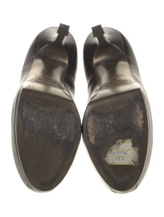 Yves Saint Laurent Rive Gauche Leather Pumps