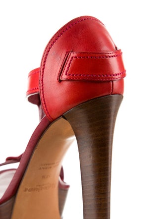 Yves Saint Laurent Sandals