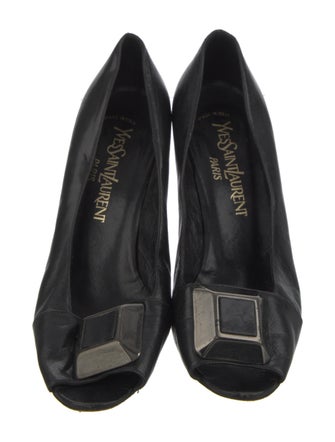 Yves Saint Laurent Leather Pumps