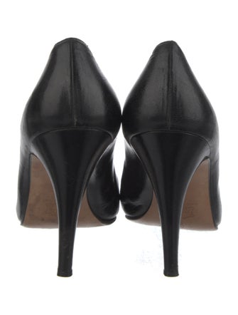 Yves Saint Laurent Leather Pumps