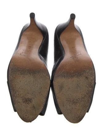 Yves Saint Laurent Leather Pumps