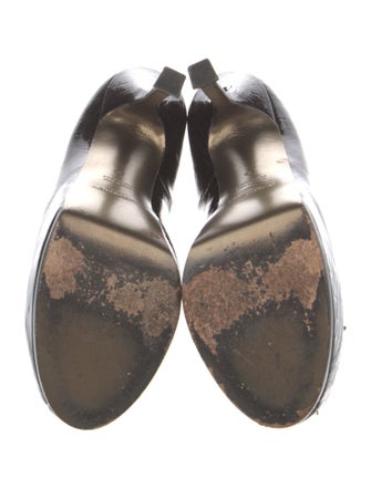 Yves Saint Laurent Patent Leather Pumps