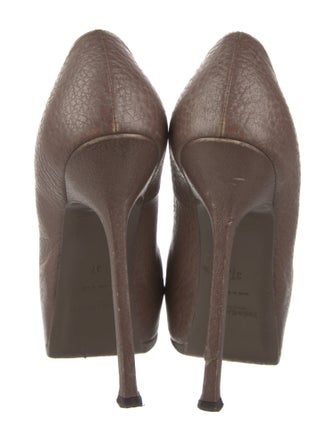 Yves Saint Laurent Leather Pumps