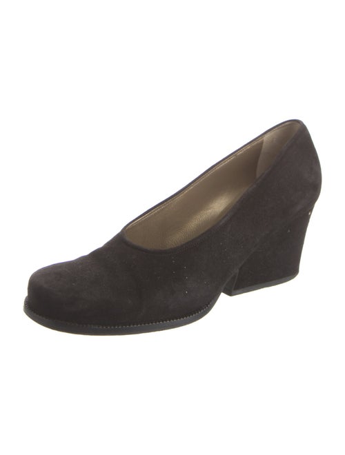 Yves Saint Laurent Suede Pumps