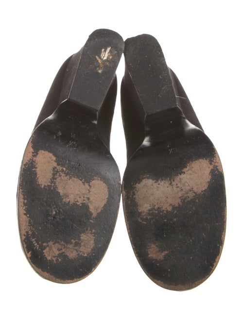 Yves Saint Laurent Suede Pumps