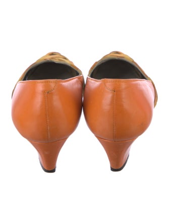 Yves Saint Laurent Leather Printed Pumps