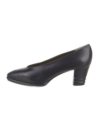 Yves Saint Laurent Leather Pumps