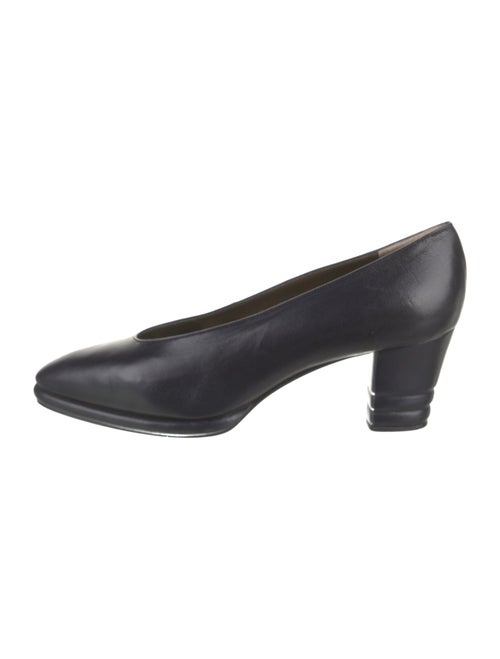 Yves Saint Laurent Leather Pumps