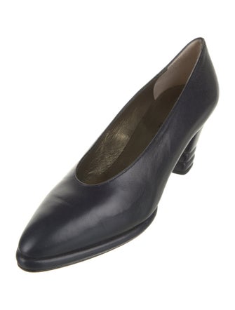 Yves Saint Laurent Leather Pumps
