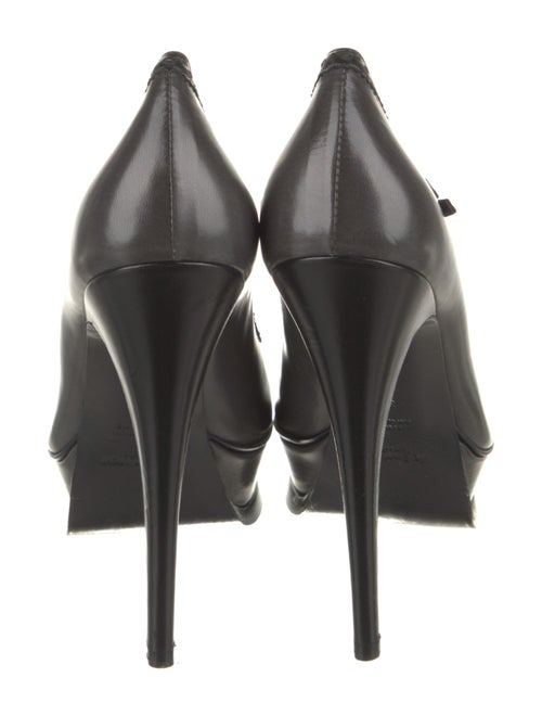 Yves Saint Laurent Leather Pumps