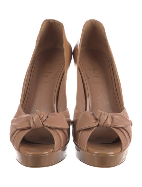 Yves Saint Laurent Patent Leather Bow Accents Pumps