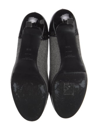 Yves Saint Laurent Patent Leather Pumps