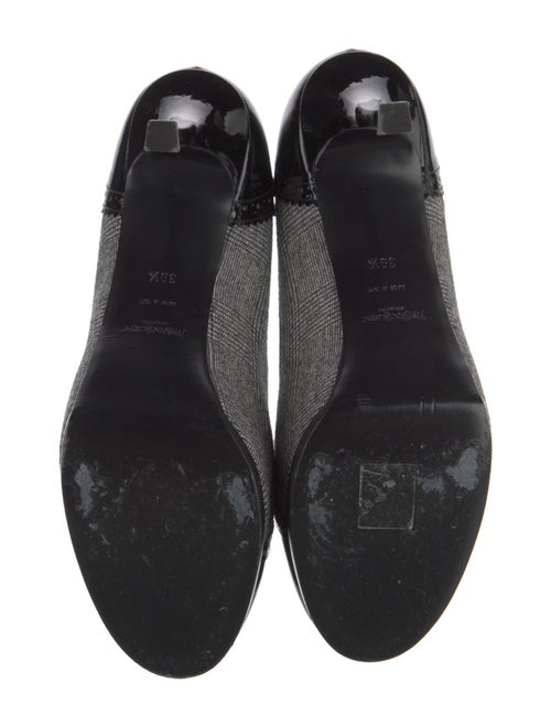 Yves Saint Laurent Patent Leather Pumps