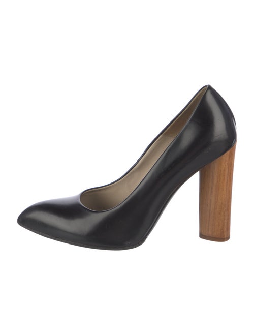 Yves Saint Laurent Leather Pumps