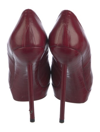 Yves Saint Laurent Leather Pumps