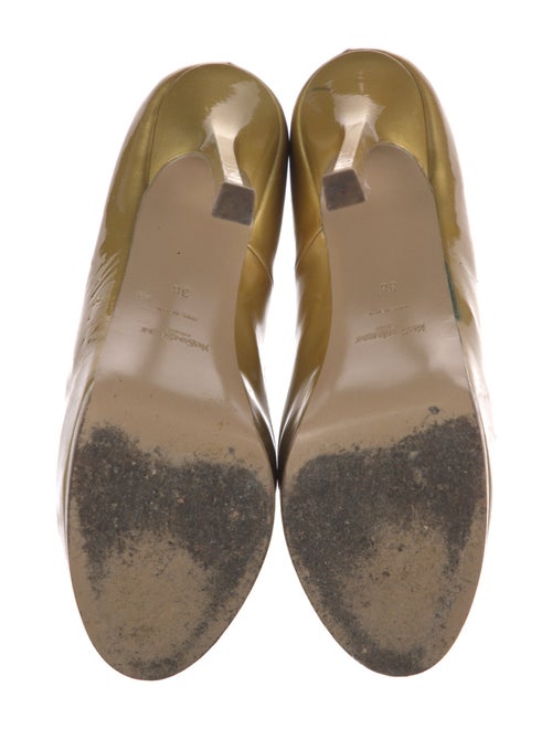 Yves Saint Laurent Patent Leather Pumps