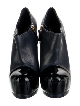 Yves Saint Laurent Leather Pumps