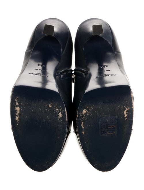 Yves Saint Laurent Leather Pumps