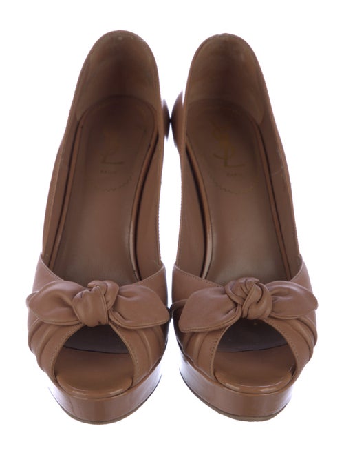 Yves Saint Laurent Patent Leather Bow Accents Pumps