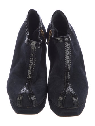 Yves Saint Laurent Suede Pumps