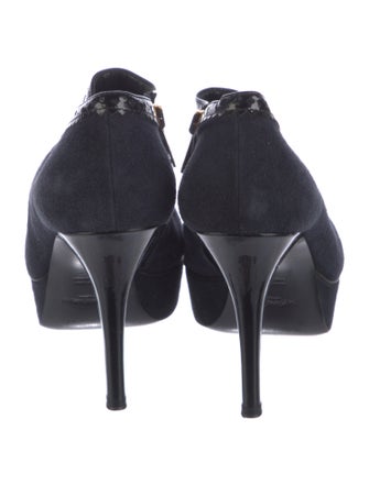 Yves Saint Laurent Suede Pumps
