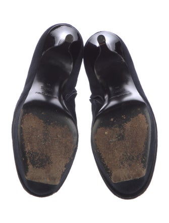 Yves Saint Laurent Suede Pumps