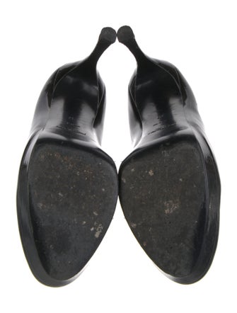 Yves Saint Laurent Patent Leather Pumps