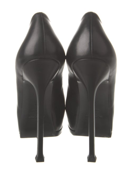 Yves Saint Laurent Leather Pumps