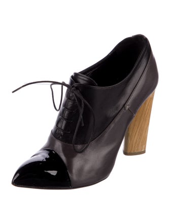 Yves Saint Laurent Leather Pumps