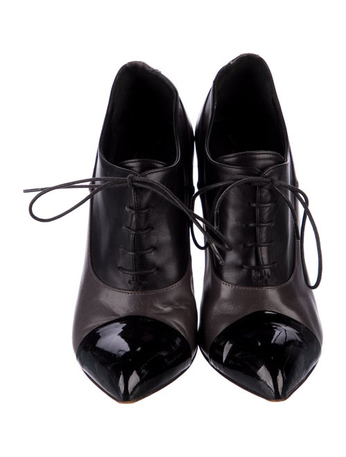 Yves Saint Laurent Leather Pumps