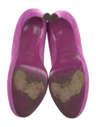 Yves Saint Laurent Suede Pumps