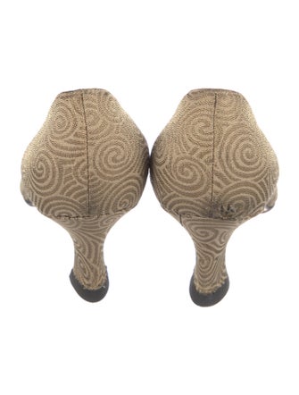 Yves Saint Laurent Printed Pumps