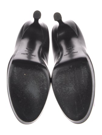 Yves Saint Laurent Rive Gauche Leather Pumps