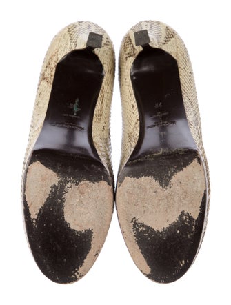 Yves Saint Laurent Embossed Leather Animal Print Pumps