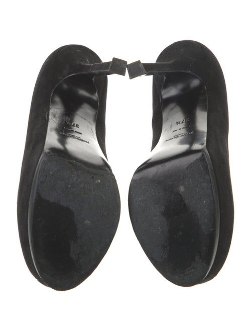 Yves Saint Laurent Suede Pumps