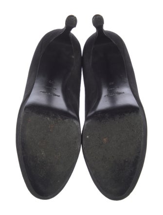 Yves Saint Laurent Suede Pumps