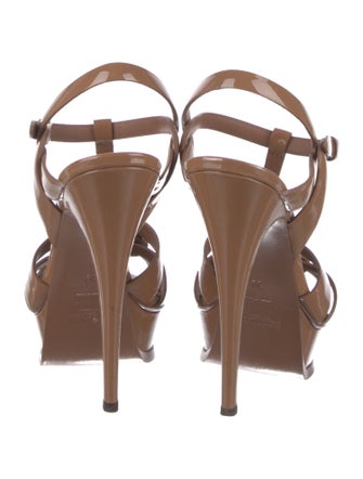 Yves Saint Laurent Rive Gauche Patent Leather Cutout Accent T-Strap Sandals