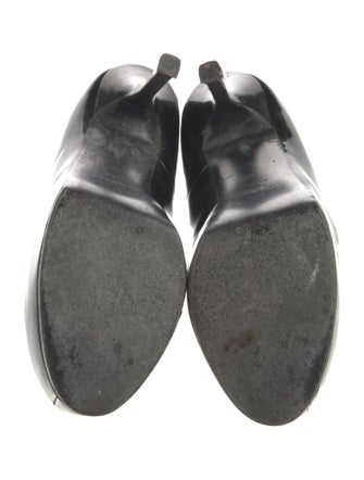 Yves Saint Laurent Patent Leather Pumps