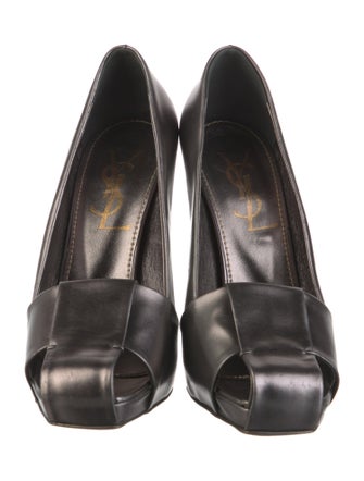 Yves Saint Laurent Leather Pumps