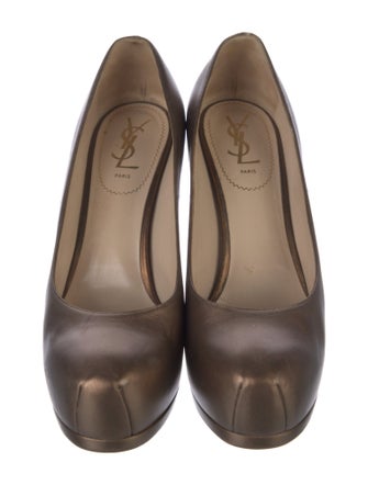 Yves Saint Laurent Leather Pumps