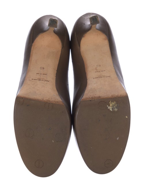 Yves Saint Laurent Leather Pumps