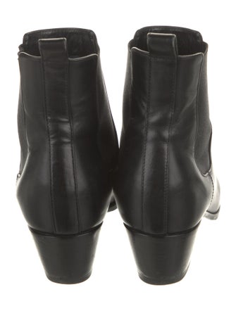 Yves Saint Laurent Leather Chelsea Boots